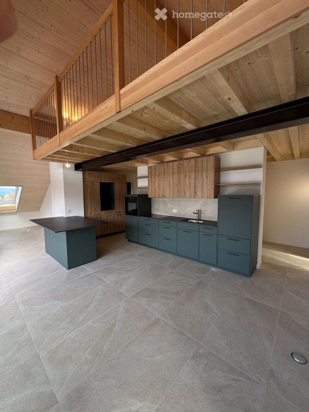 Dachgeschoss-Duplex neu und hell mit großem Balkon und Aussicht - Bild 1