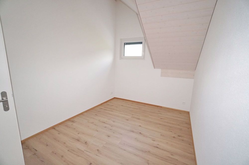 Grosszügige 5.5-Zimmer-Wohnung in Brenzikofen mit Balkon - Bild 6