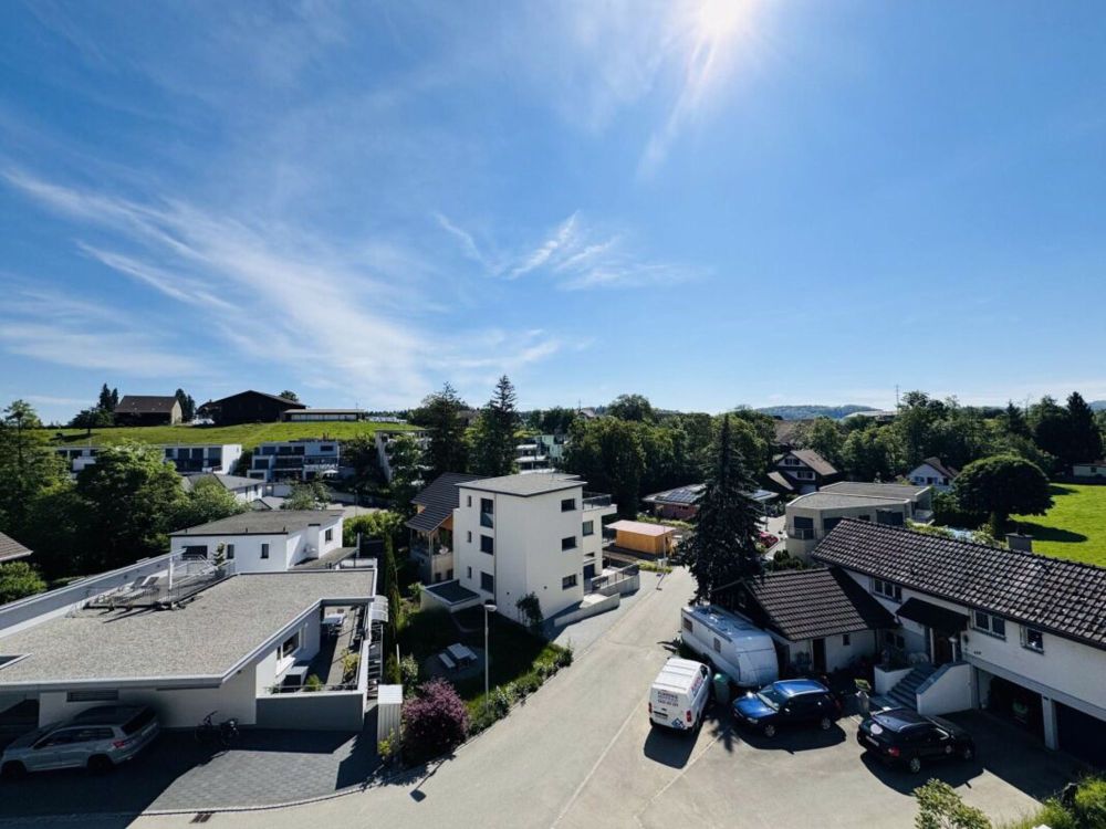 ZUOBERST MIT TERRASSE UND WEITBLICK - Bild 10