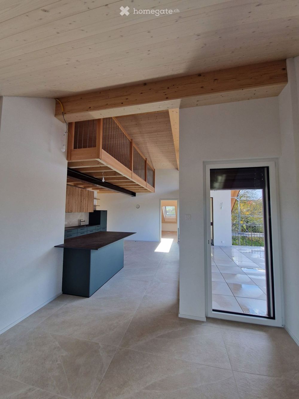 Neue und helle Wohnung – Dachgeschoss-Duplex 4.5 Zimmer mit 115 m2 – Bottens - Bild 3