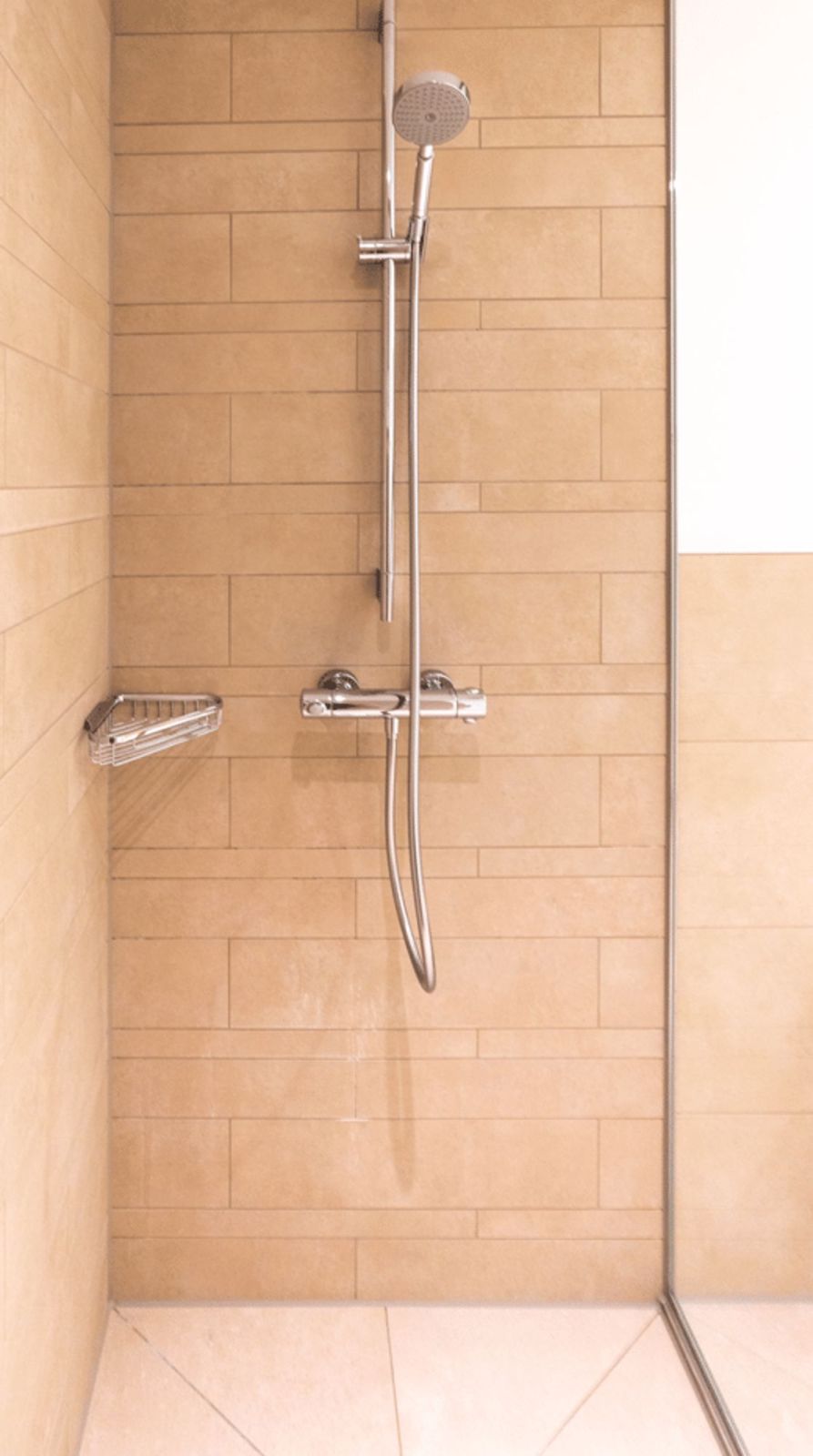 Moderne 3.5-Zimmer-Neubau-Wohnung mit Minergie-Standard in Schneisingen - Bild 8