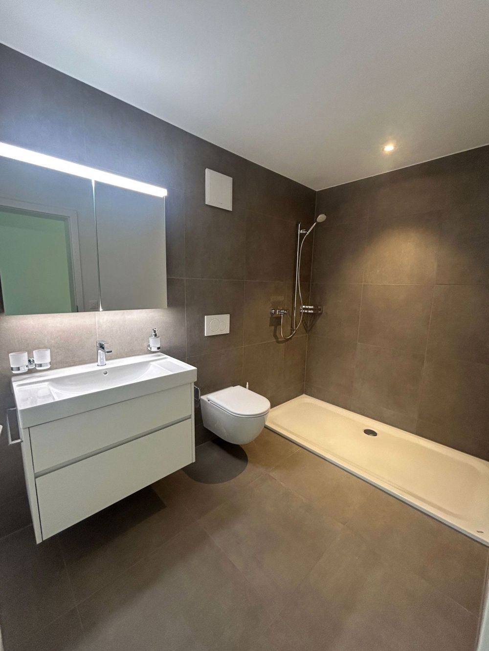 Wunderschöne Neubauwohnung direkt am Bahnhof Wichtrach - Bild 9