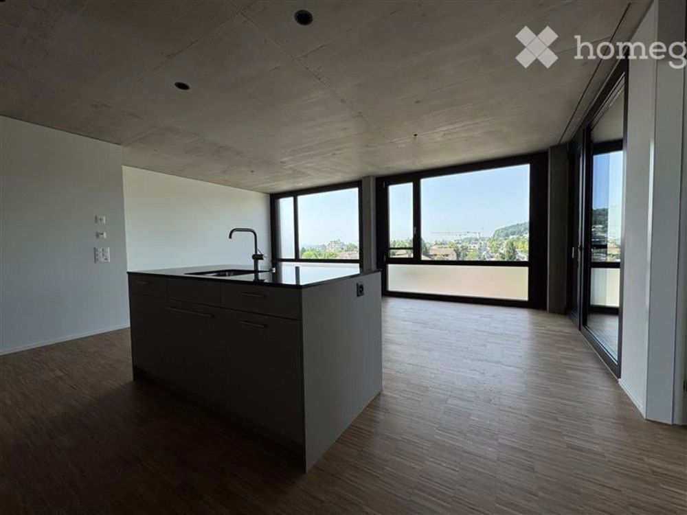 Moderne 2.5-Zimmer-Wohnung in Rudolfstetten mit Panoramablick - Bild 4