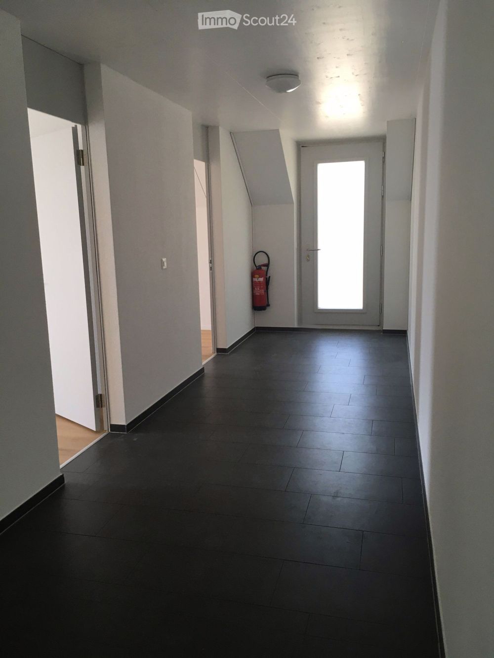 Frisch sanierte 4.5-Zimmerwohnung mit Aussicht – direkt am Moossee - Bild 11