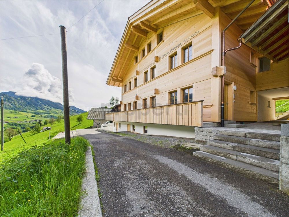 Grosszügige 1.5 Zimmer Wohnung in Oberwil im Simmental mit Aussicht - Image 10