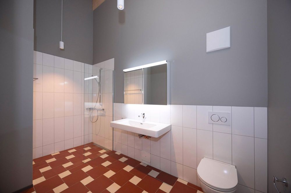 Erstbezug - Wohnen im Alter ab 55 Jahren - Wunderschöne Dachwohnung - Badezimmer