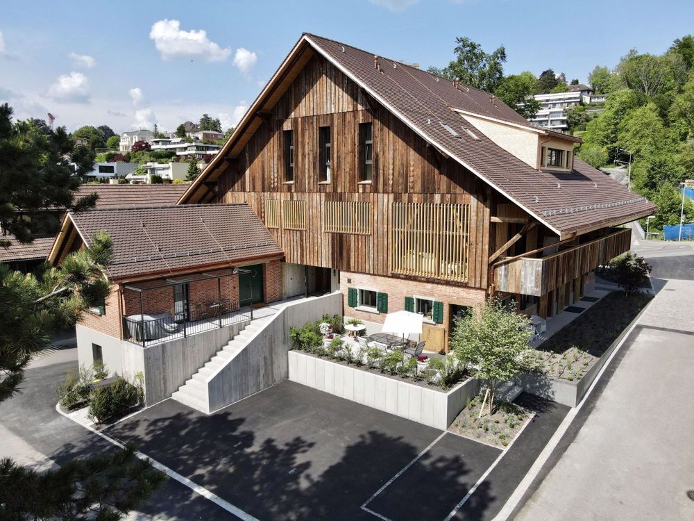 4.5-Zimmer-Maisonette-Wohnung in alter Weinbauernscheune in Küsnacht - Bild 1