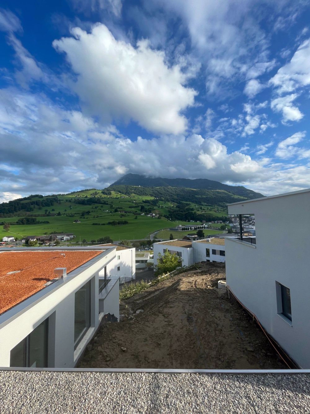 Neubau-EFH 22 mit unverbaubarer Rigi-Sicht (im Bau) - Bild 7