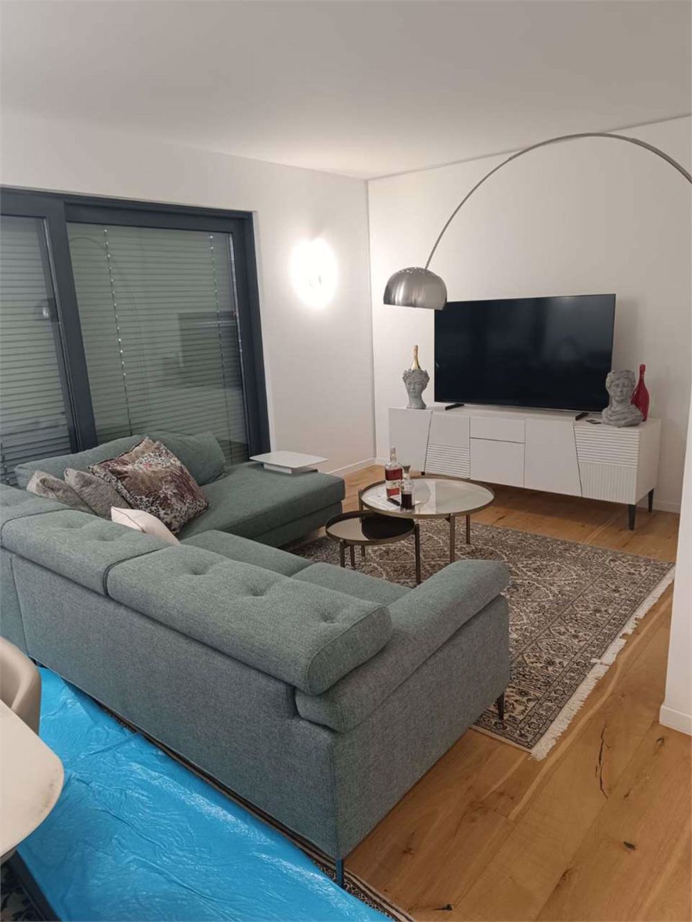 Neue möblierte 4.5-Zimmer-Wohnung mit Terrasse - Bild 7