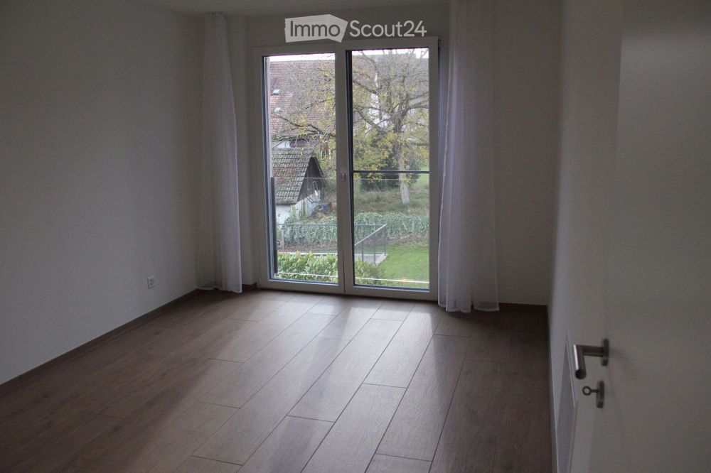 Exklusive 2.5-Ziwohnung mit sep. Hobbyraum, modern, zentral - Bild 4