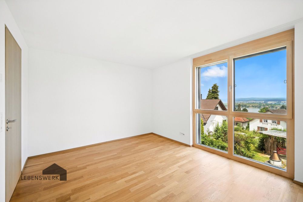 Wohnqualität der Extraklasse - wohnen mit Seeblick und Stil, Salenstei - Zweites Schlafzimmer mit Seesicht
