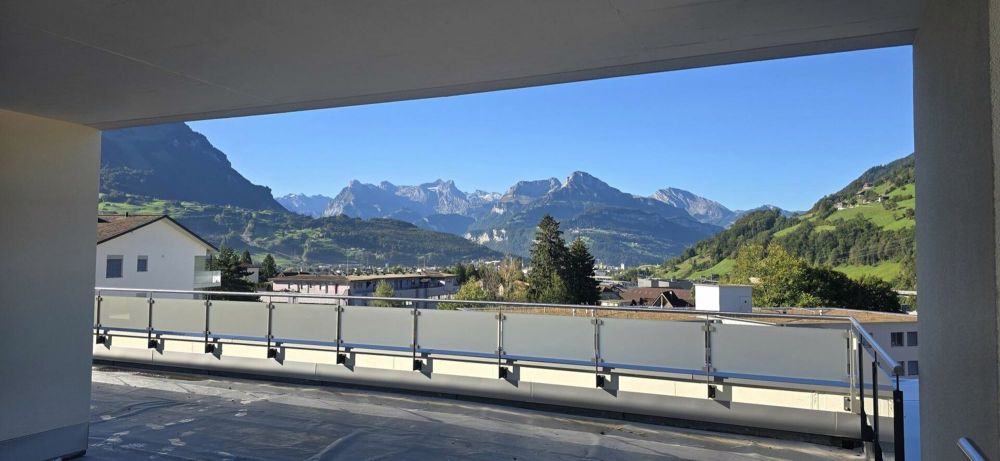 Exklusive 5.5-Zimmer-Attikawohnung mit direktem Liftzugang, See- & Bergsicht - Bild 3