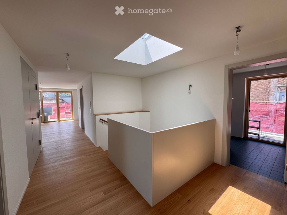 Erstvermietung 4.5-Zimmer-Attikawohnung im 7.OG mit grosser Terrasse mitten in der Stadt - Bild 2