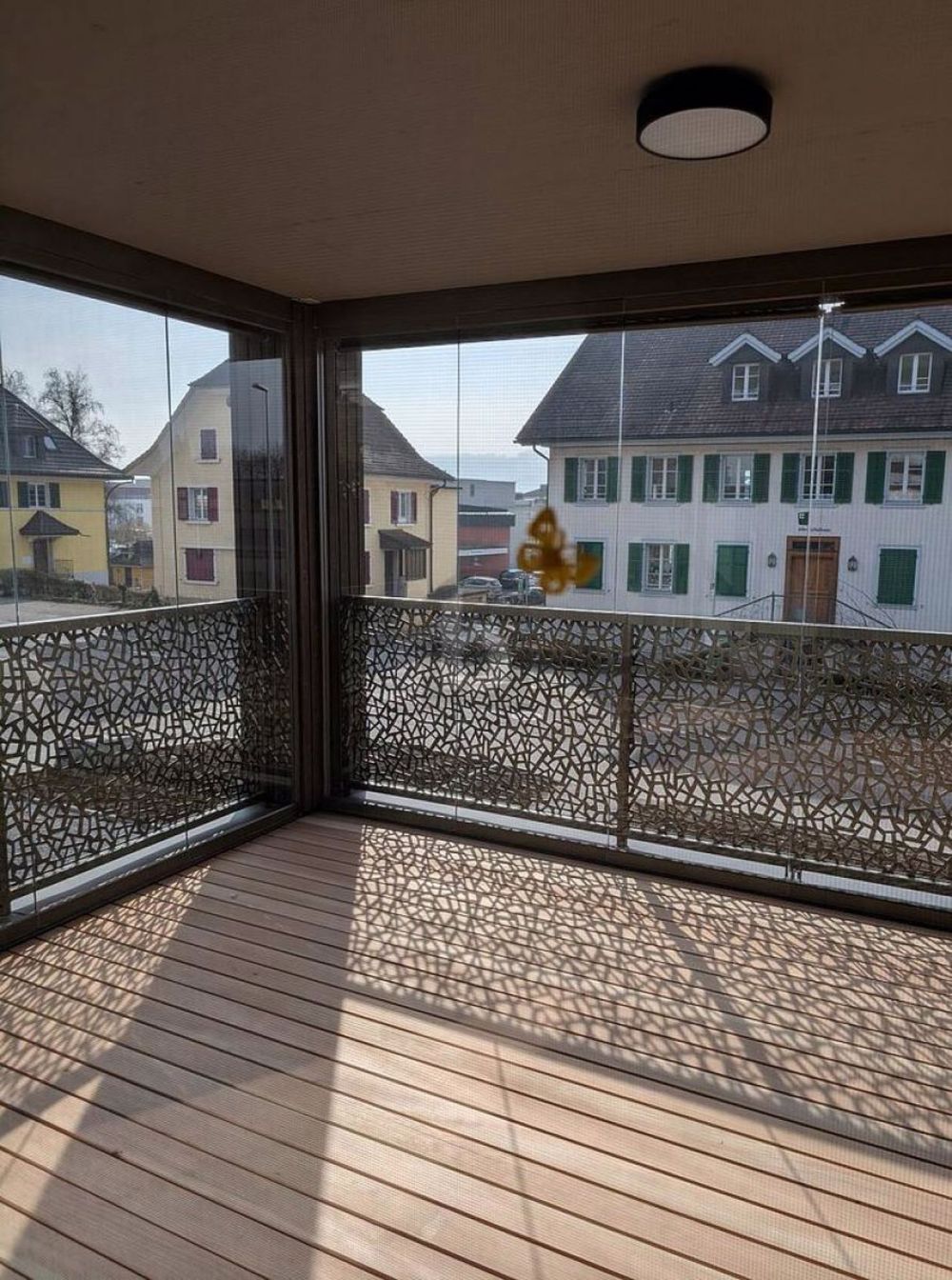 MODERNER NEUBAU MIT WINTERGARTEN-FLAIR - Bild 1