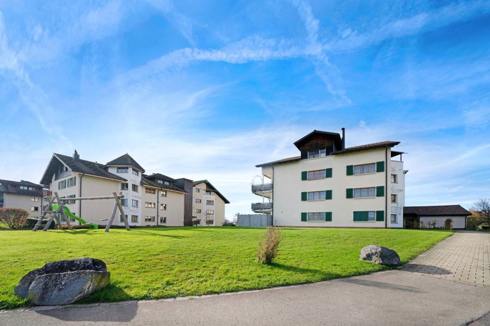 Erstvermietung nach Komplettsanierung: 4.5-Zimmer-Wohnung mit Balkon in Wagen - Bild 3