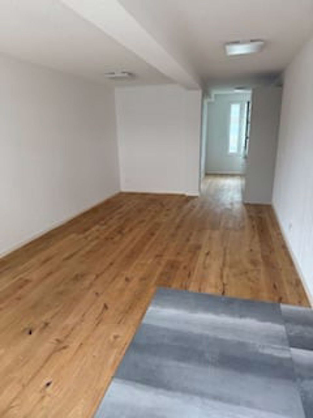 Grosse 1 1/2 Zimmerwohnung Studio im EG zu vermieten in Oberburg - Bild 1