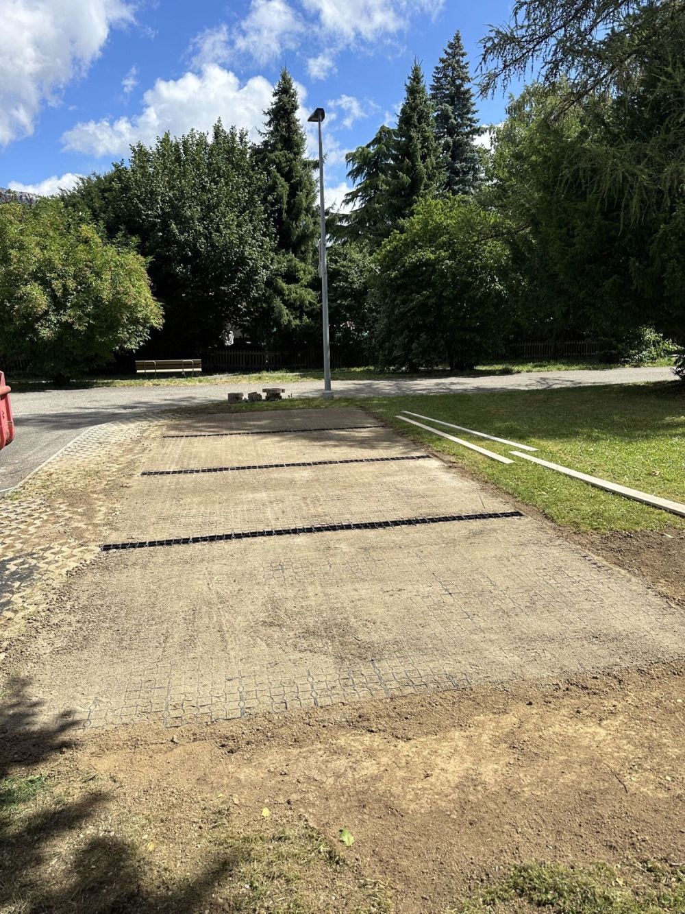 DIE LETZTEN 2 AUSSENPARKPLÄTZE PER SOFORT ODER NACH VEREINBARUNG IN GRENCHEN SO ZU VERMIETEN - Bild 3