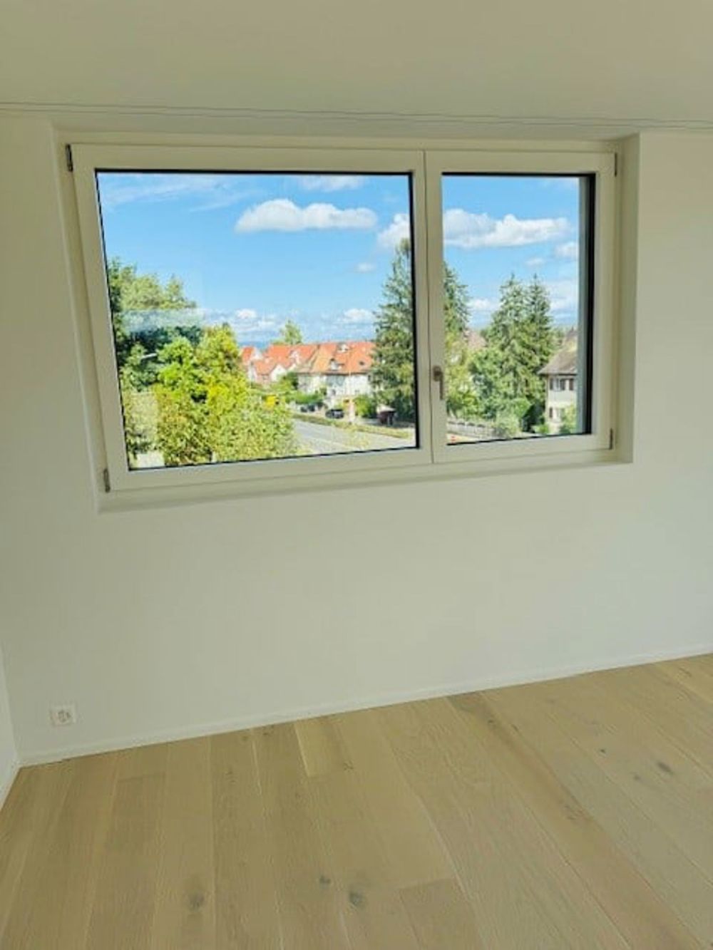 Neu erstellte, lichtdurchflutete 3,5 Zimmer Wohnung mit 2 grossen Terrassen - Bild 5