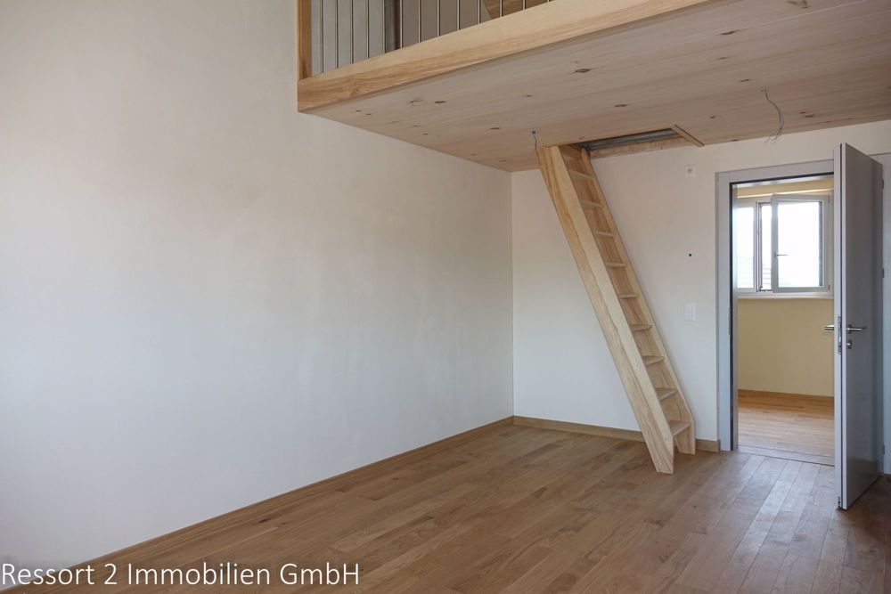 Rüti bei Büren: 2-Zi-Erstvermietung mit Galerie - / Eingang und Aufgang zu Galerie