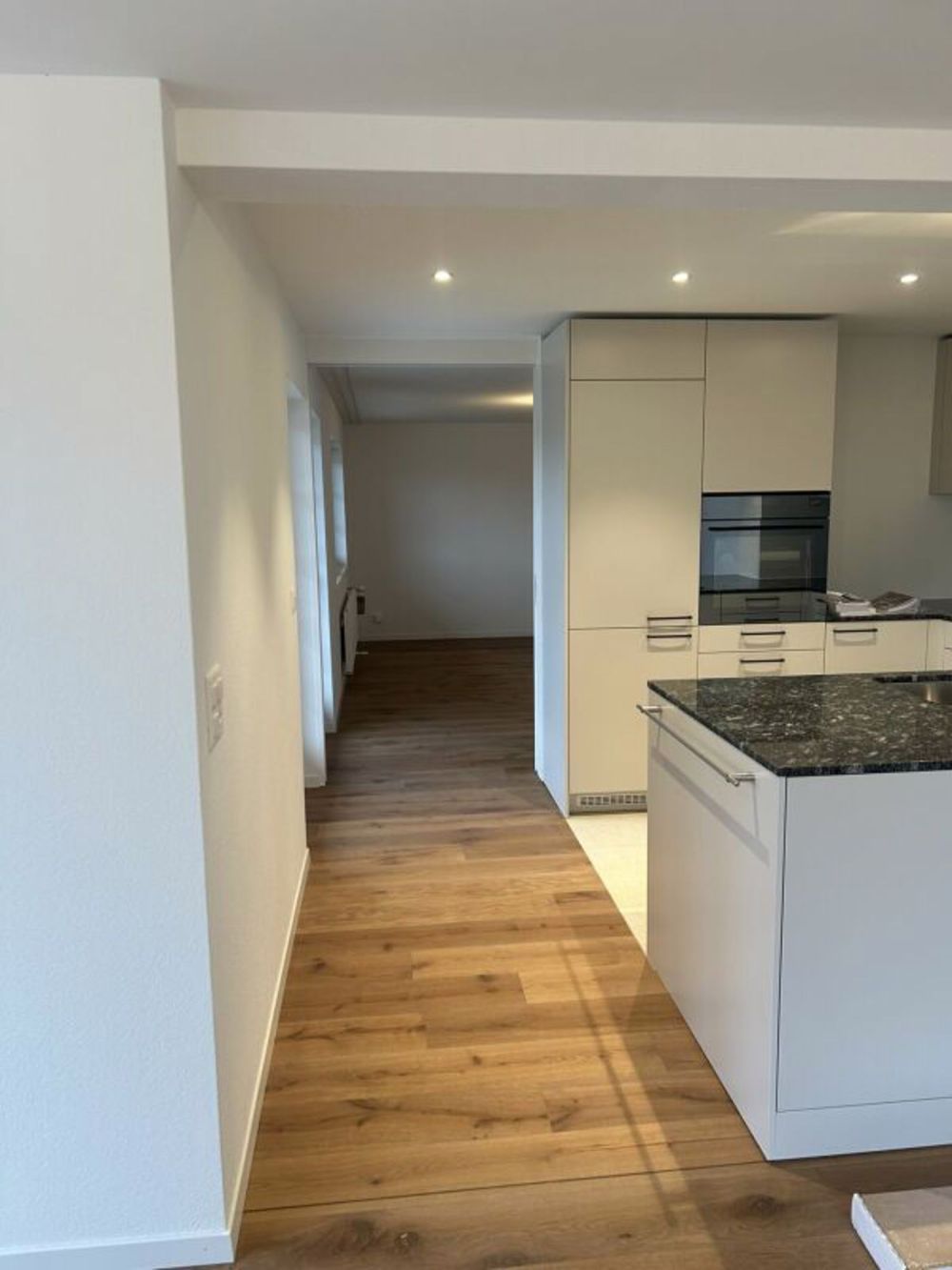 Erstbezug nach Renovation - 4.5-Zimmerwohnung im Soussol - Bild 5