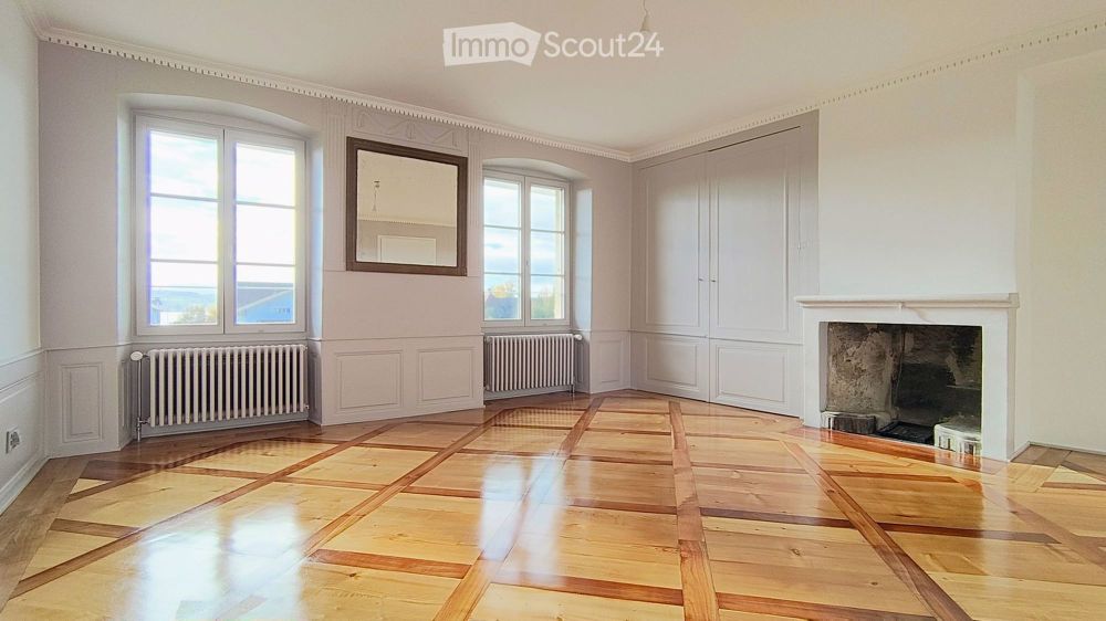 Geräumige 5,5-Zimmer-Wohnung mit Eingang und privatem Garten - Bild 2