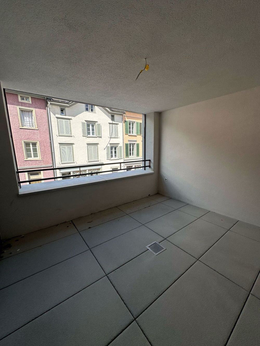 Moderne Neubauwohnung im Herzen von Glarus - Bild 3