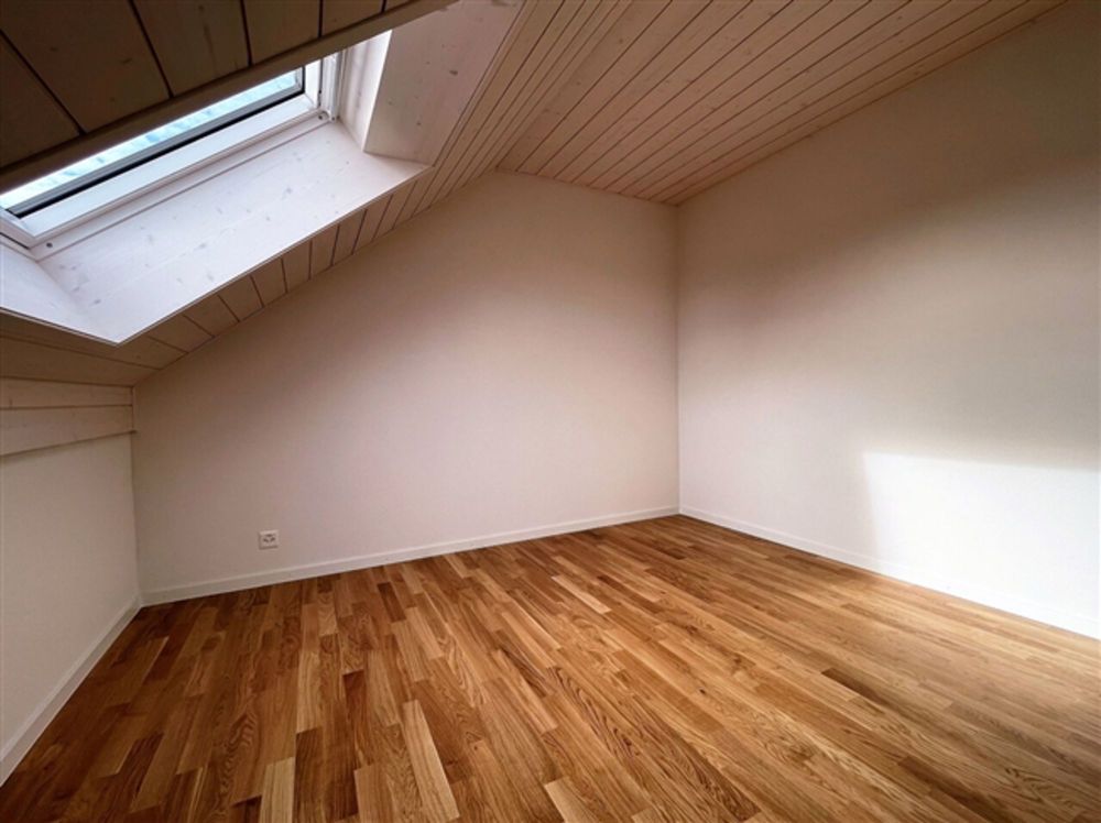 Helle Neubau 3.5-Zimmerwohnung mit Balkon und Hochparterre - Bild 5