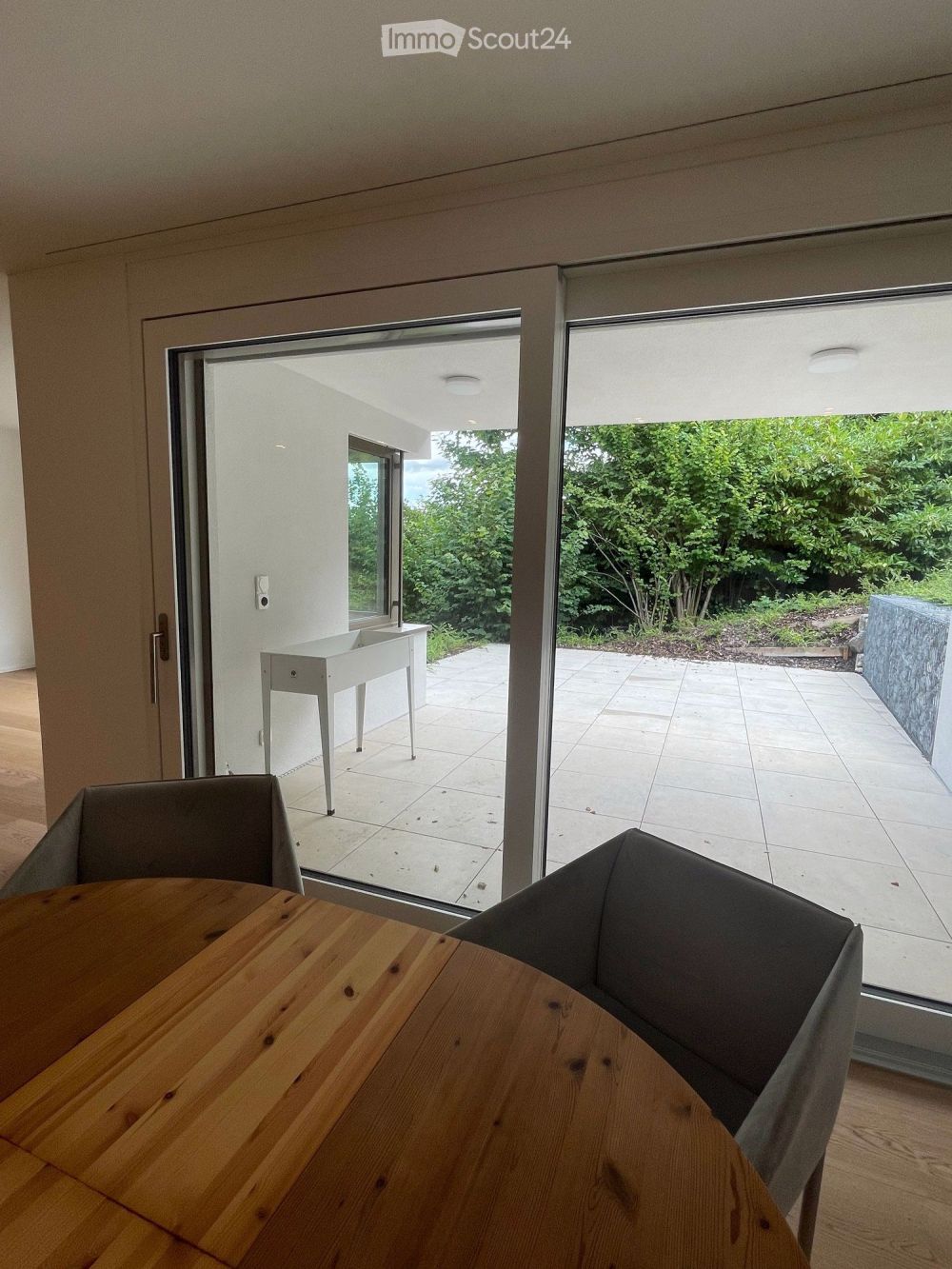 Online-Besichtigungen möglich - Moderne 2.5-Zimmer-Neubau-Wohnung mit grosser Terrasse - Bild 2