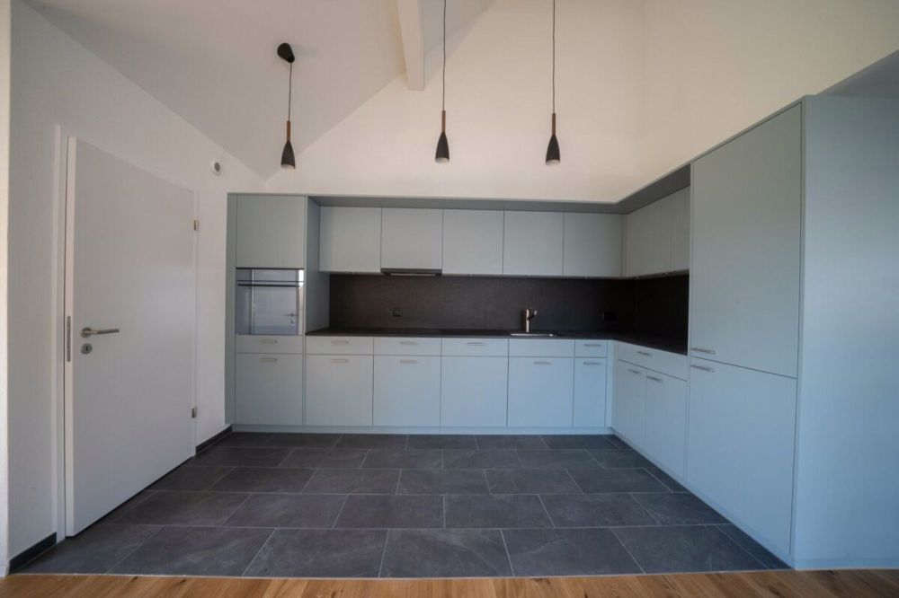 Erstvermietung: Neubau MFH mit 6 stilvollen Mietwohnungen am Bach - Weitere Wohnungen: \n\n2.5-Zimmer Dachgeschoss