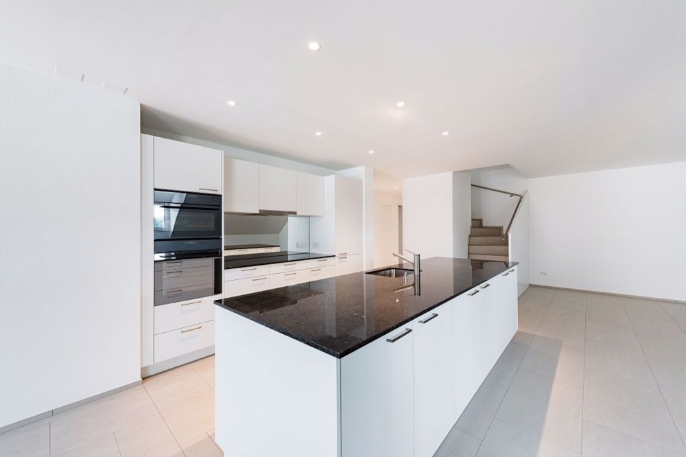 Erstbezug - Exklusive 4.5-Zimmer-Maisonette-Wohnung in Hallau - Bild 1