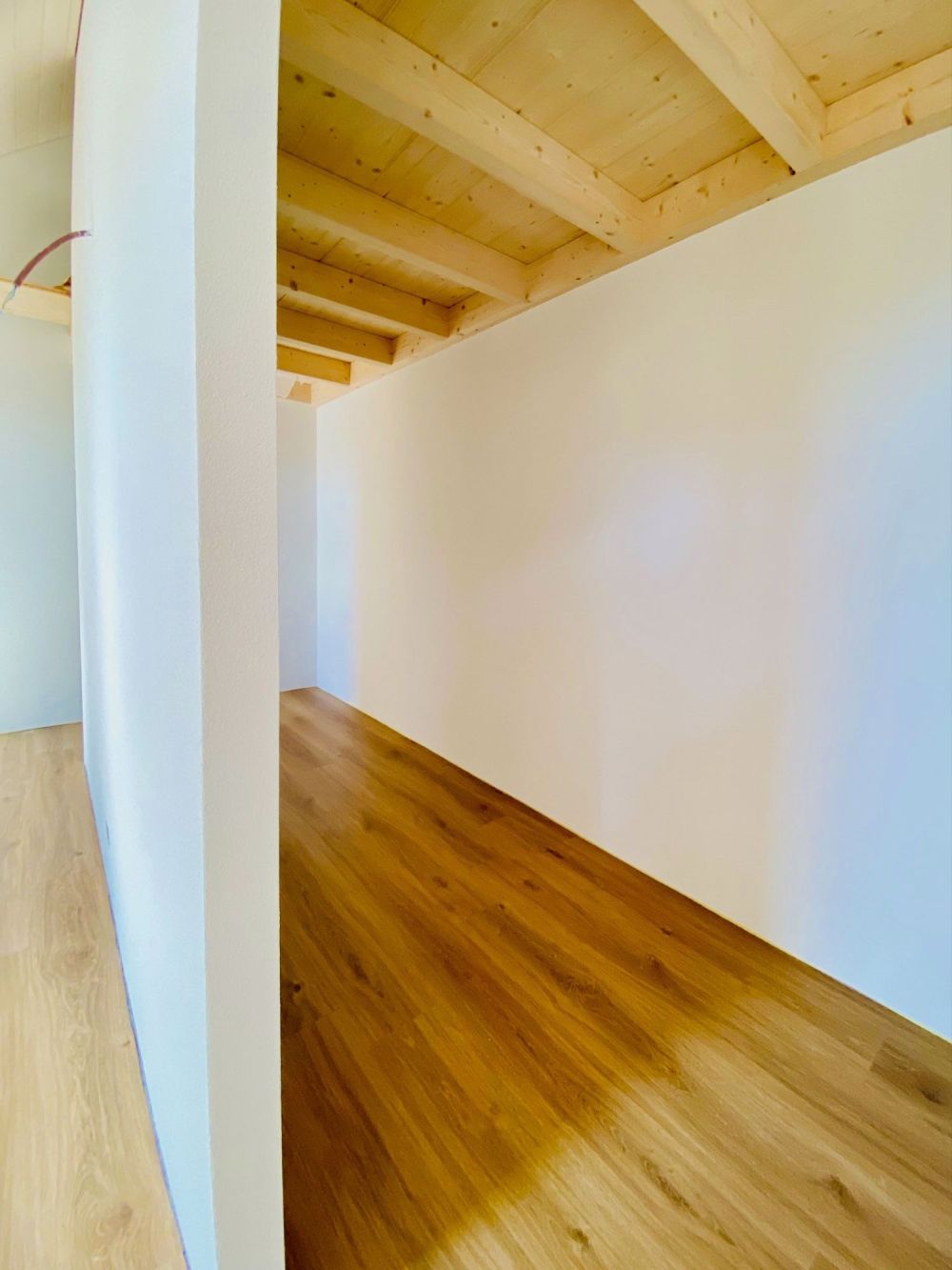 Wunderschöne 3.5-Zimmer-Dachwohnung mit Fernsicht - Erstbezug per 1. November 2025 - Bild 9