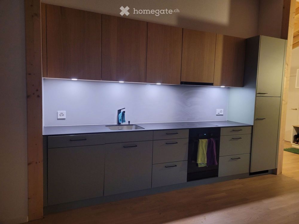 Grosszügige Dachwohnung in Kandergrund - Bild 2