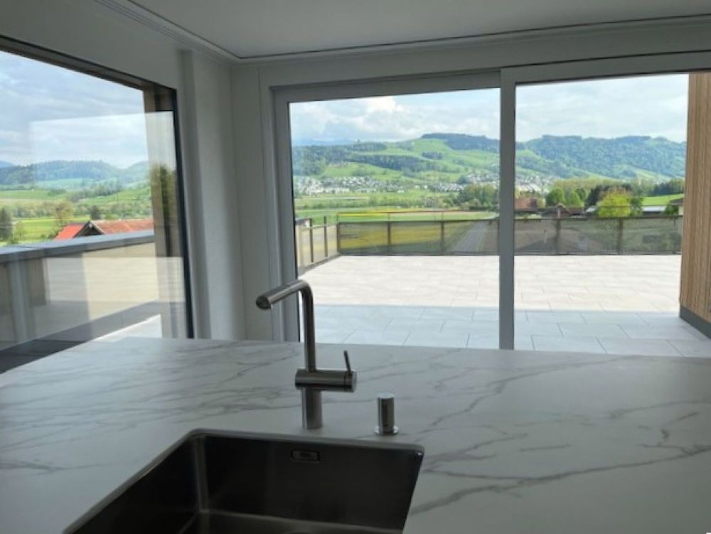 ERSTBEZUG : Einmalige Attika-Wohnung mit 148 m2 Dachterrasse - Bild 1