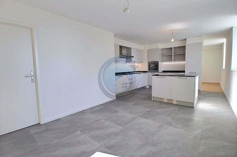 SPACIEUX APPARTEMENT DUPLEX DE 4,5 PIÈCES AVEC VUE SUR LE - Bild 3