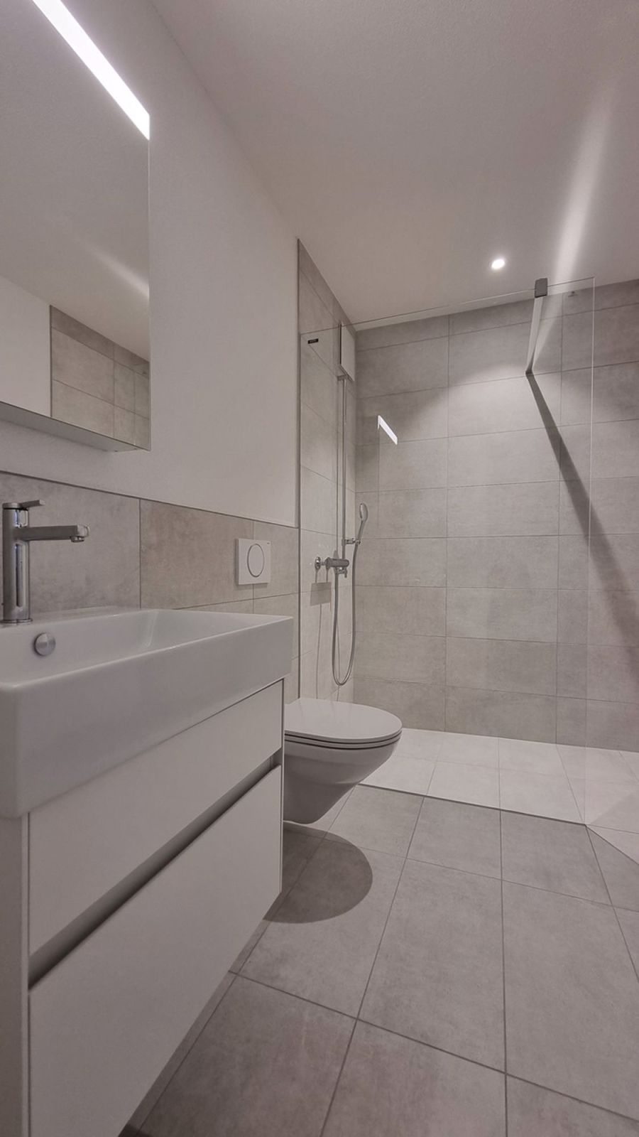 zu vermieten in Zollbrück 2 ½ Zi.-Wohnung im EG (Erstvermietung 2023) - Dusche/WC