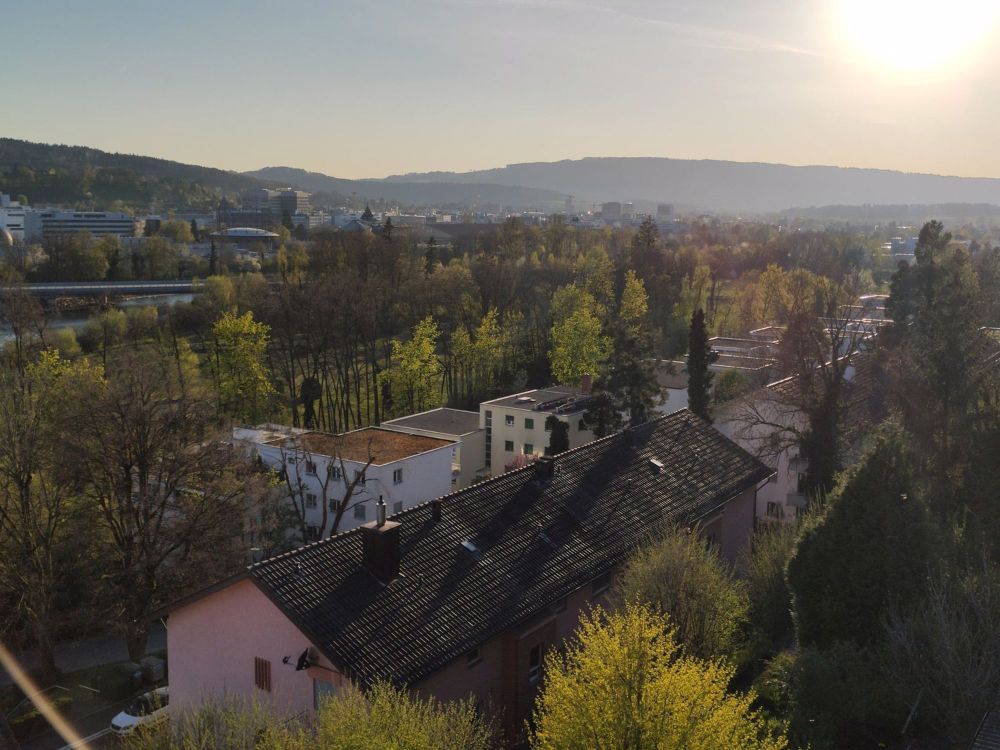 Praktische 2.5 Zi.-Whg. mit Gartensitzplatz in Neubau - Bild 2