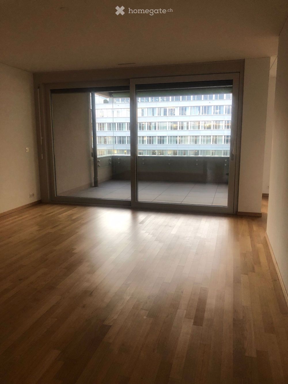 Moderne 5.5-Zimmer-Wohnung in Glattpark mit Balkon und Garage - Bild 5