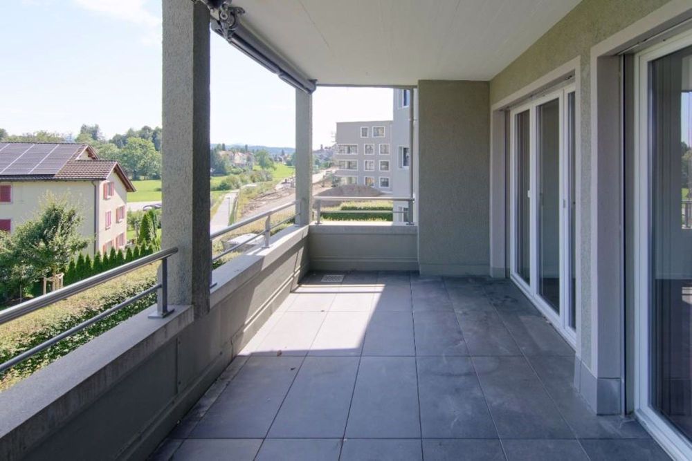 Grosszügige 5.5-Zimmer-Wohnung in Wil - Balkon