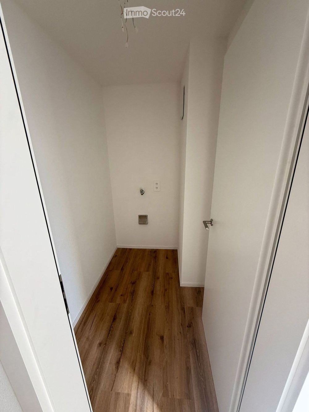 Moderne 4.5-Zimmer-Neubau-Wohnung mit Balkon in Visp - Bild 3