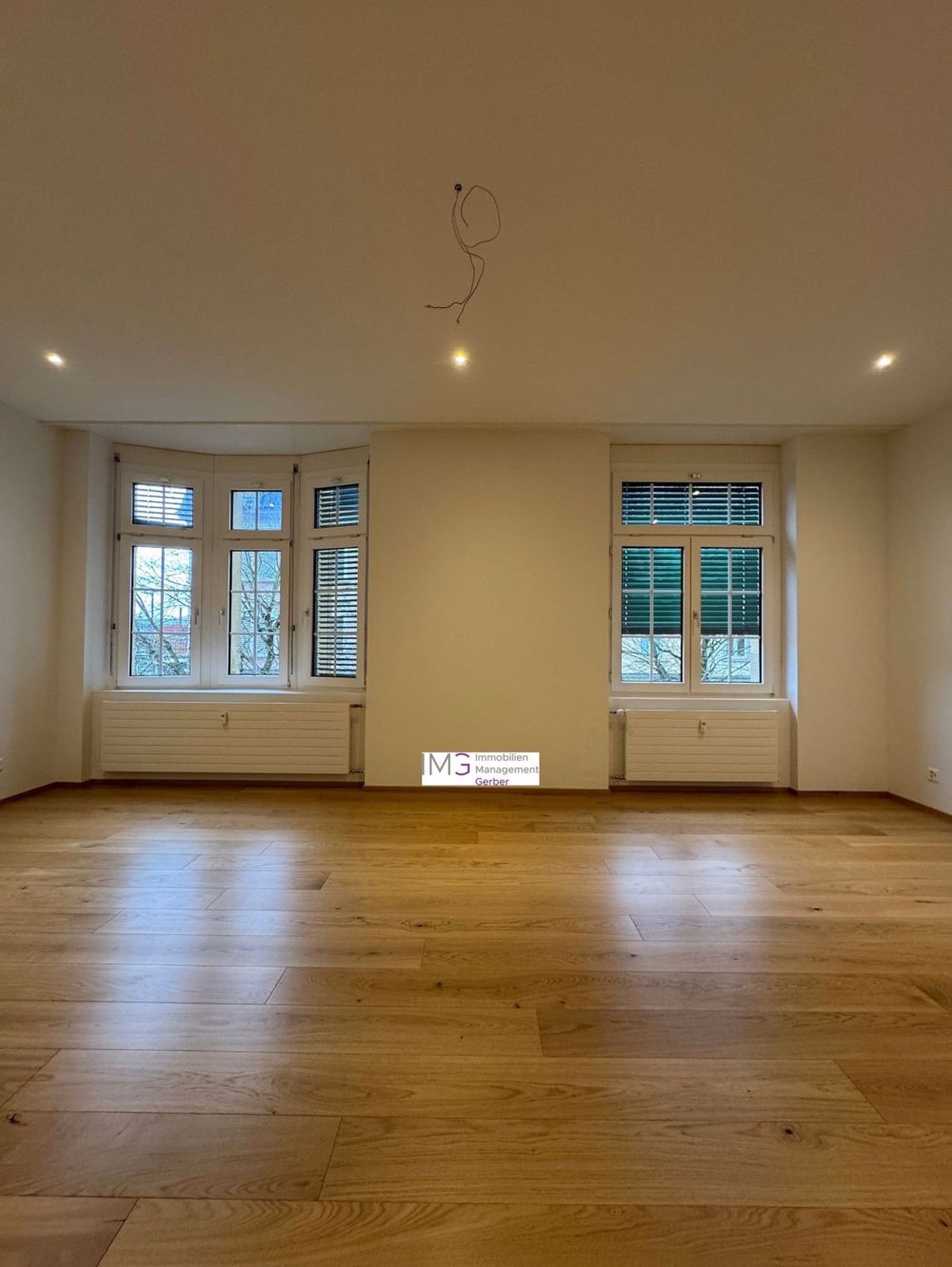 Moderne 3.5 Zimmer Etagenwohnung zentral gelegen - Bild 1