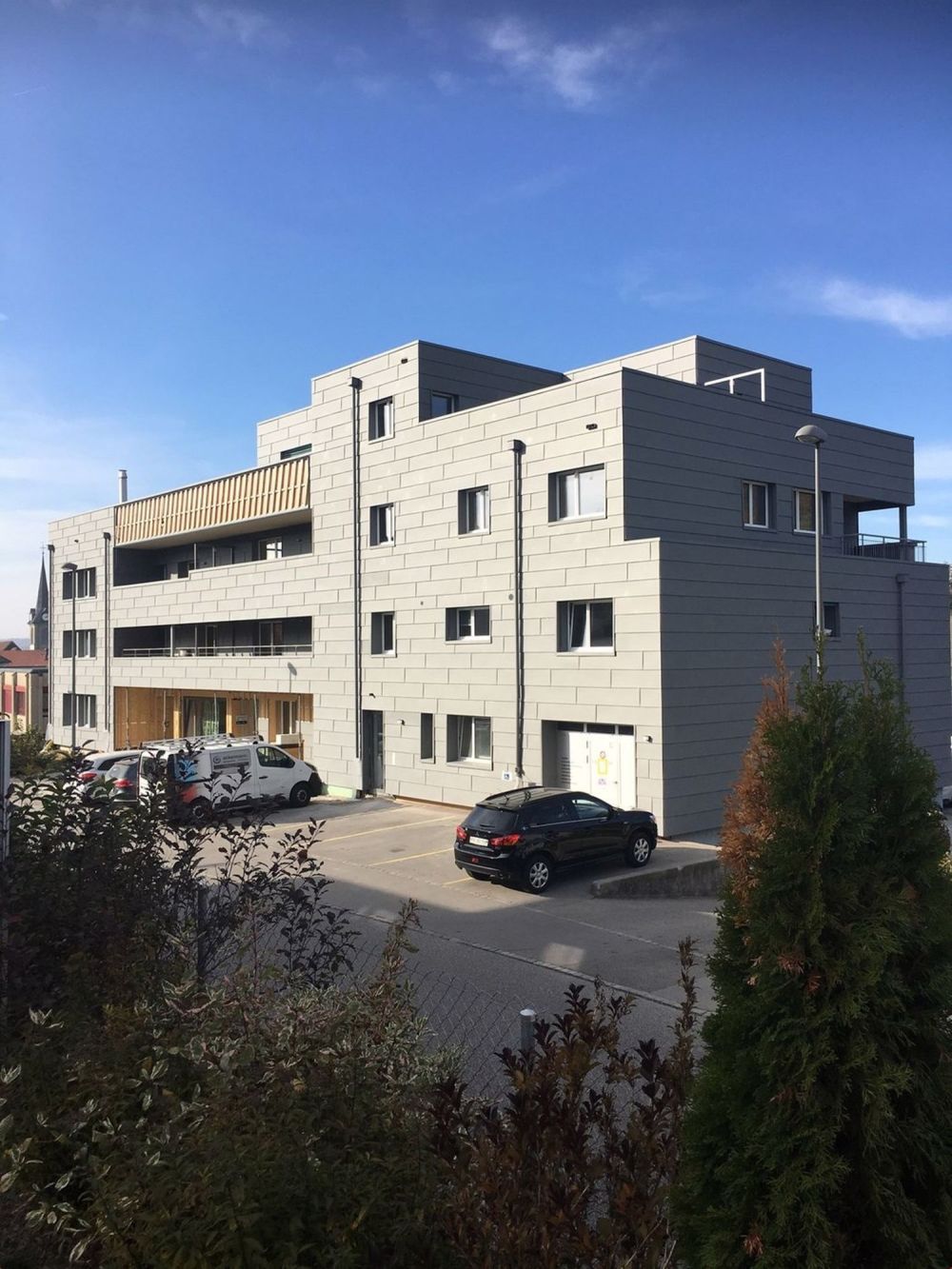 Erstvermietung moderne 4.5-Zimmerwohnung Mitten in Düdingen - Bild 1