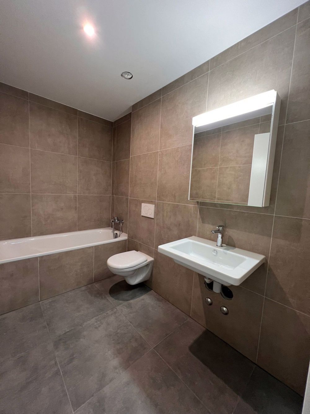 Helle und moderne Wohnung in Höri mit Gartensitzplatz! - Bild 4