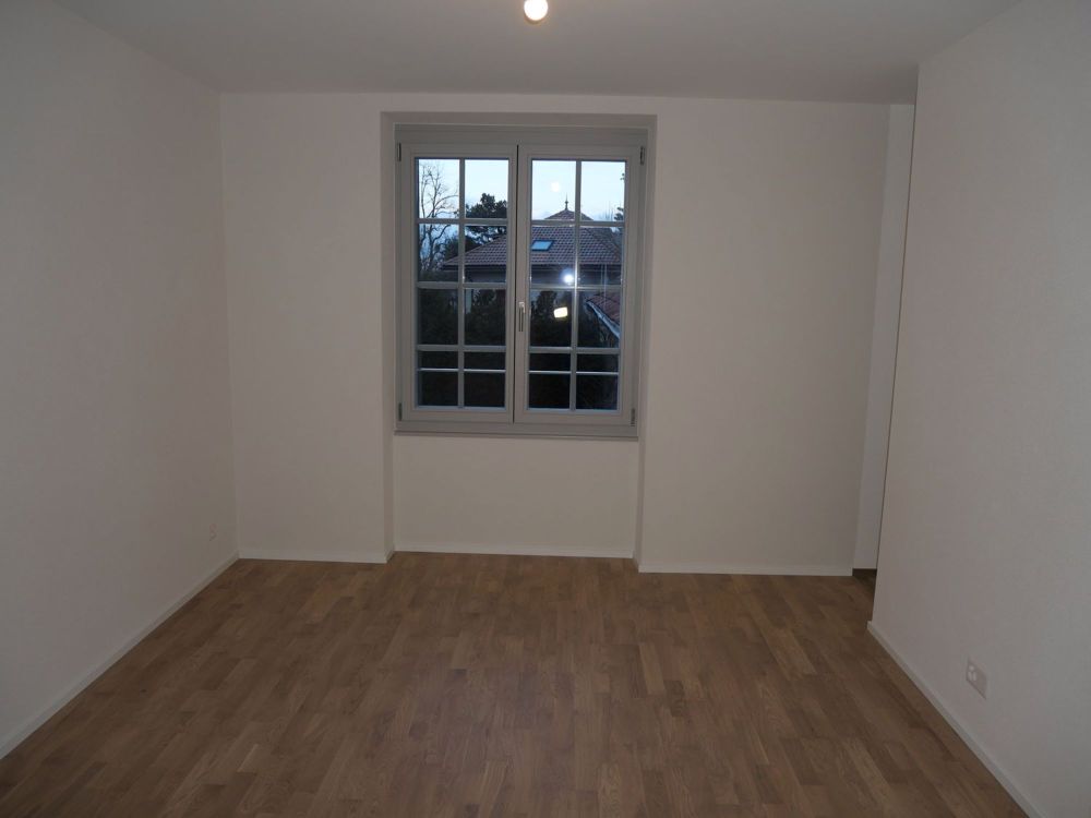 FRIBOURG - BOURGUILLON - MAGNIFIQUE APPARTEMENT 3.5 PIECES - - Chambre parentale avec accès privé à la salle de douche