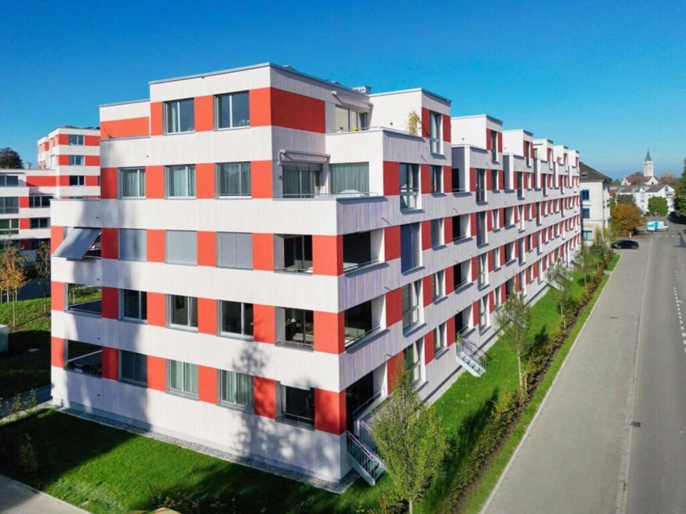Helle, grosszügige 3.5 Zimmer-Wohnung - Aussenansicht