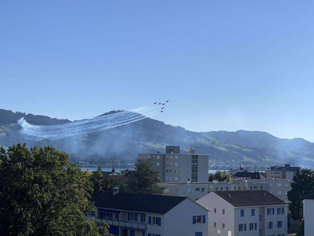 Grosszügige Wohnung mit Seesicht - Bild 1