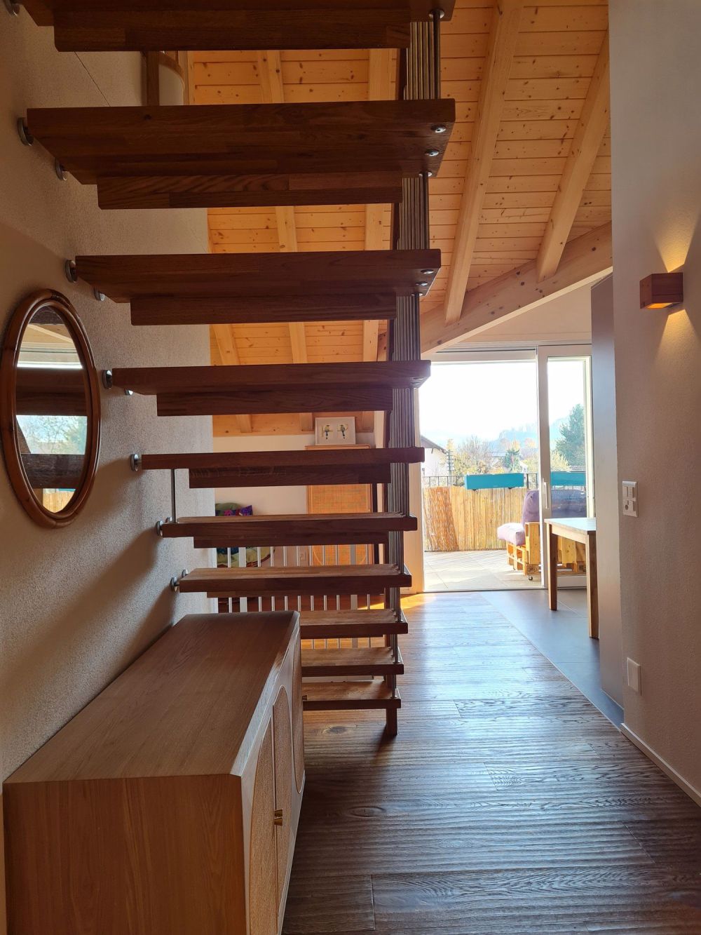 4.5-Zimmer-Maisonette-Wohnung mit traumhafter Bergsicht - Bild 12