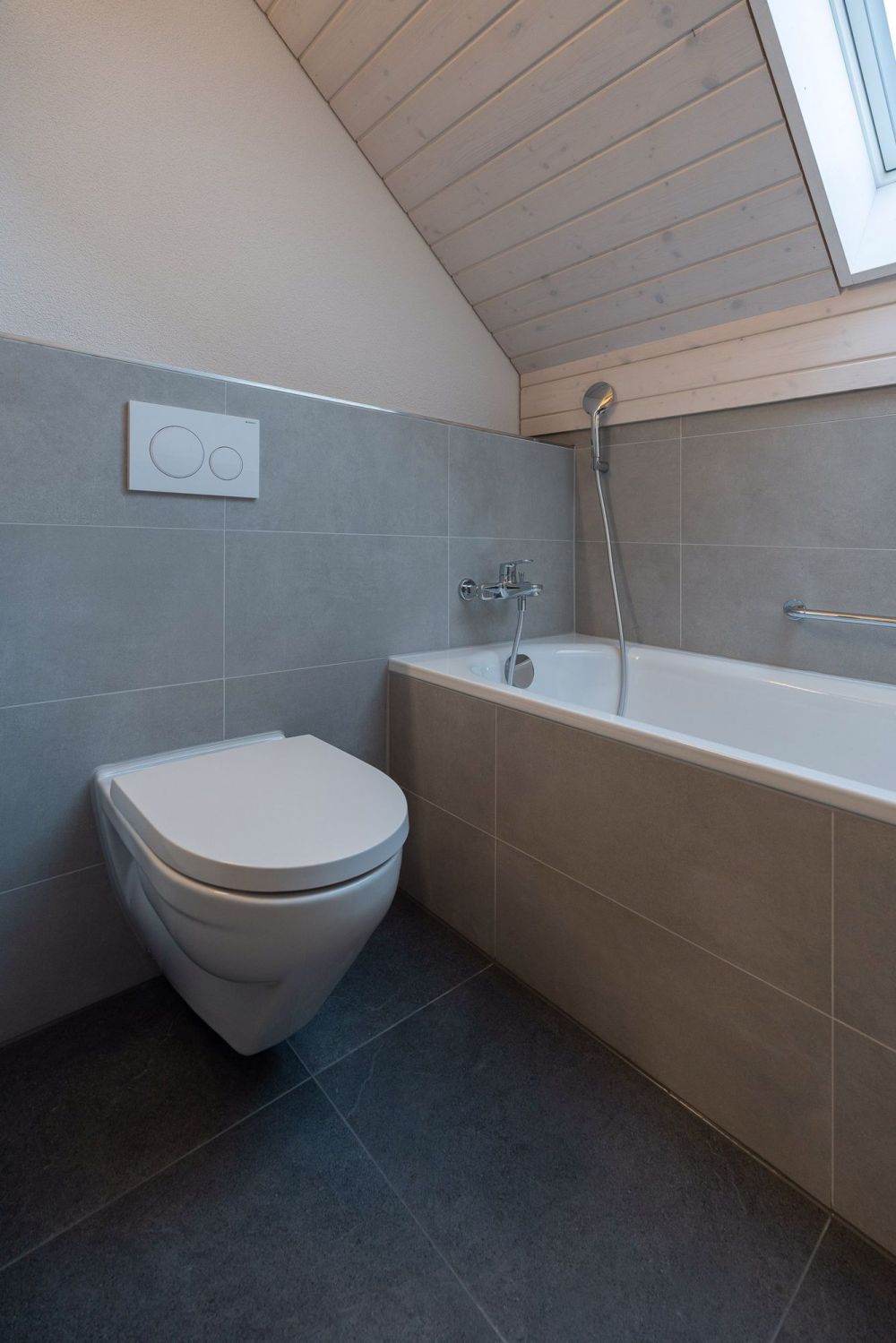 NEUBAU 2½-Zi-Dachwohnung im Eigentumsstandard, Galerie & traumhafter Aussicht! Ihr neuer Rückzugsort - Bild 6