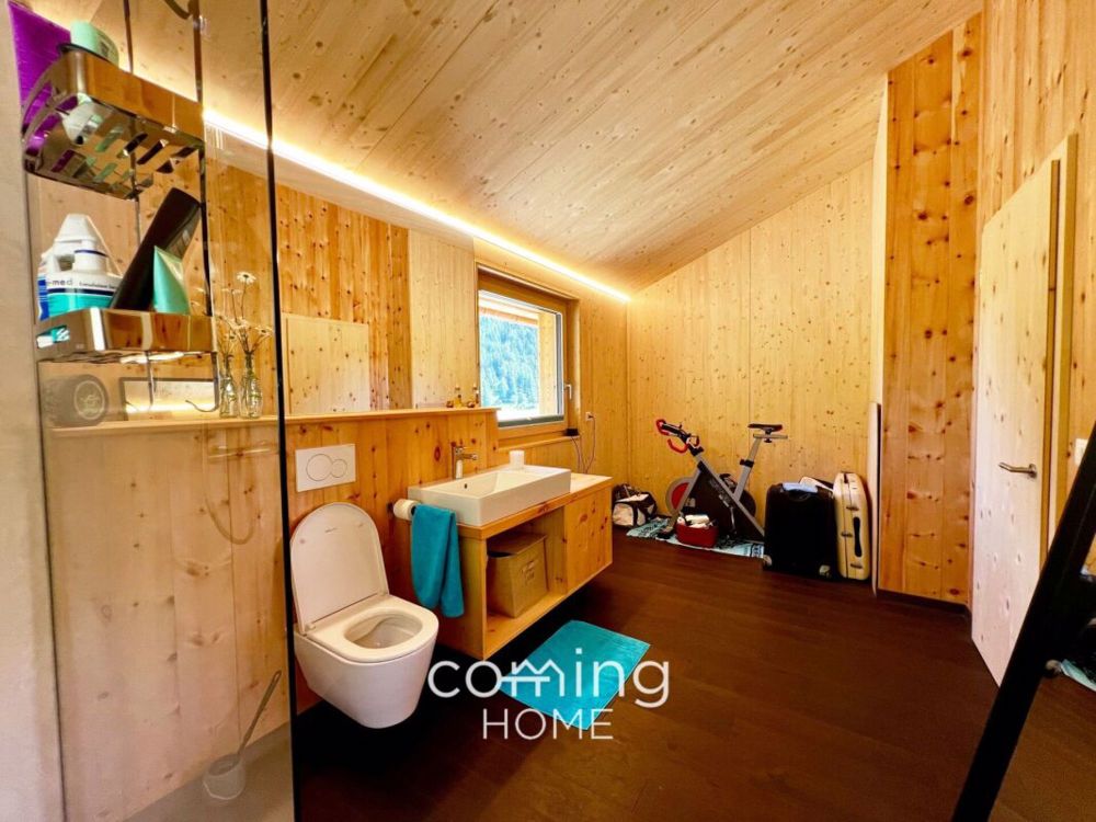 Nachhaltig wohnen in Ferden - Vollholzhaus zur Miete mit Alpenblick - Bild 4