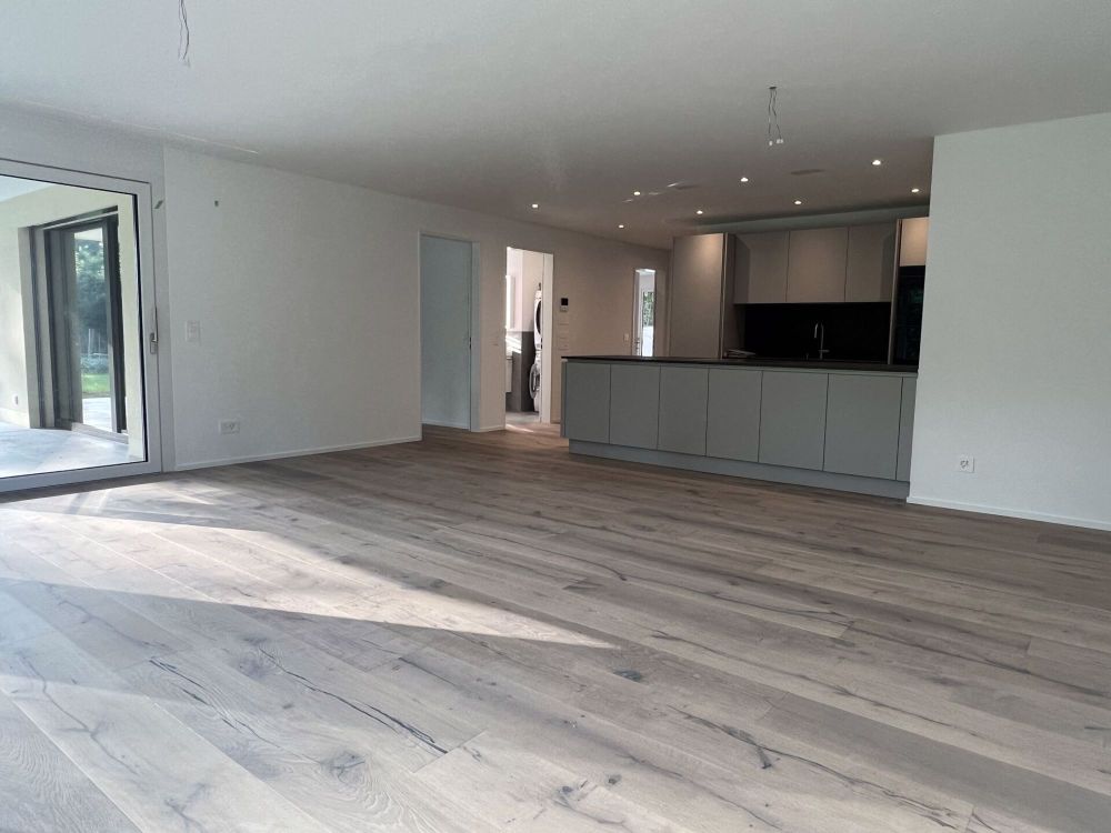Neubau mit Stil – 4.5-Zimmer-Wohnung mit traumhaftem Aussenbereich - Bild 3
