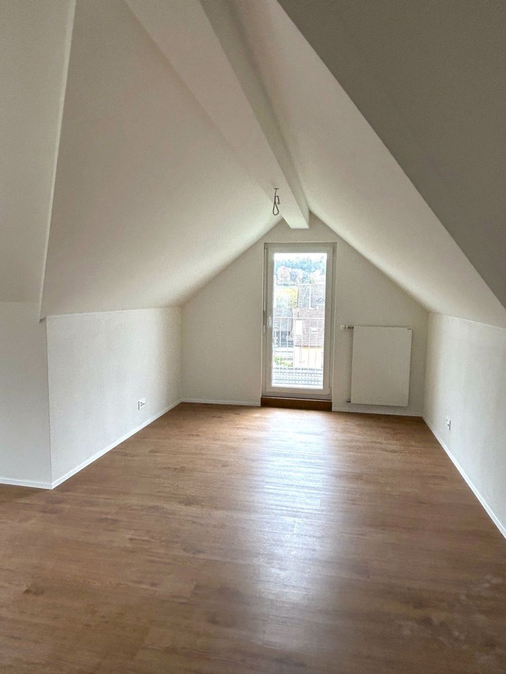 Gemütliche 3-Zimmer-Dachwohnung in zentraler Lage von Kradolf-Schönenberg - Bild 3